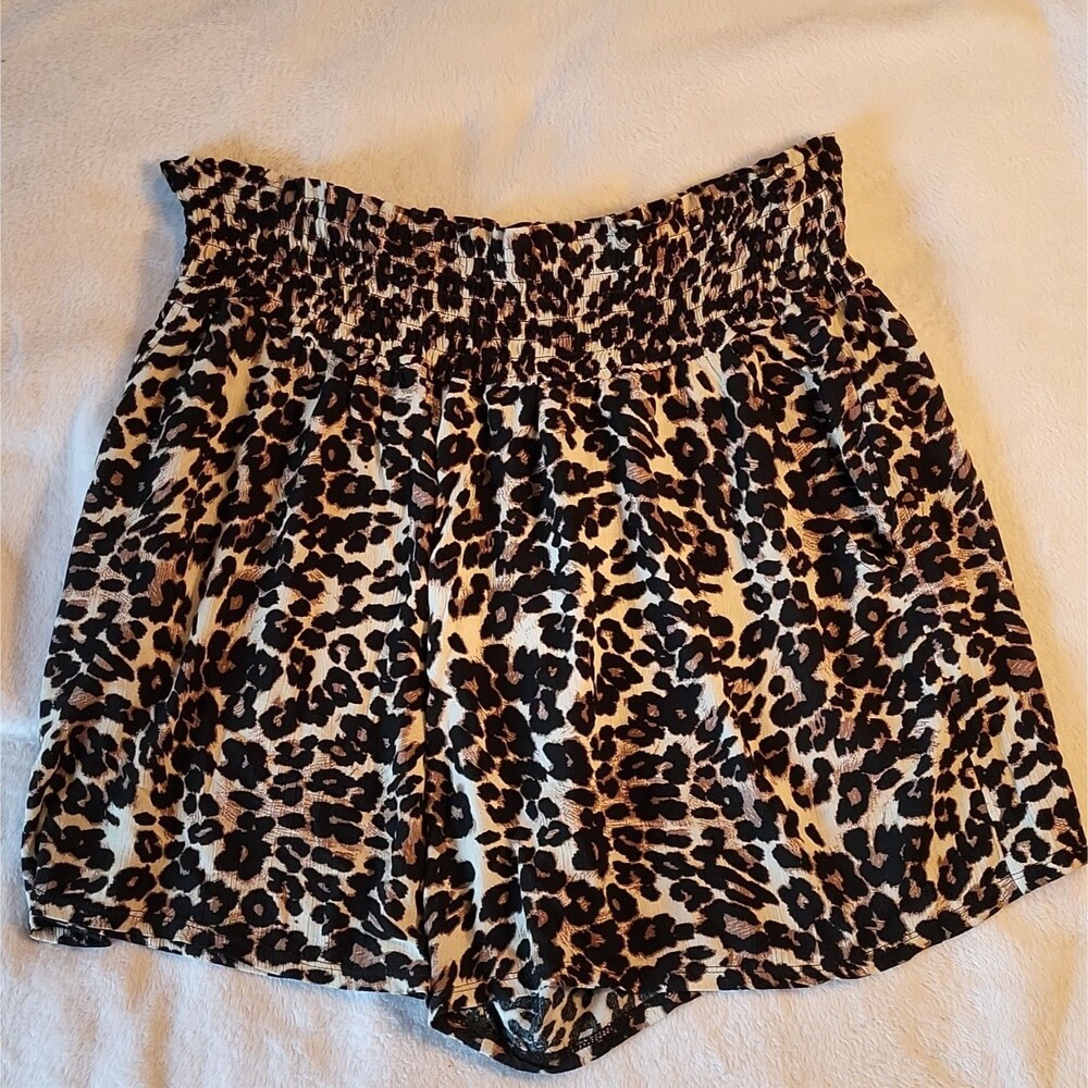 Three Dots Shorts Flowy XXL Brown Black Leopard Print Smocked Pull On EUC